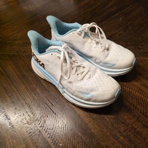 Women's Hoka Clifton 9 (Wide Width)